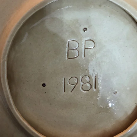 BP Tan Ceramic Plate - Picture 2 of 7